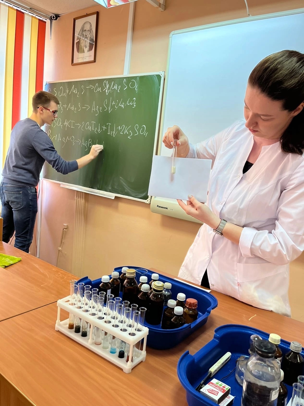 20 сентября в МБОУ СОШ № 77 прошло профориентационное мероприятие Удивительная химия